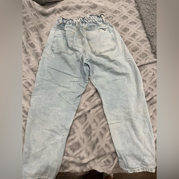 Zara paperbag jeans - Picture 2 of 3